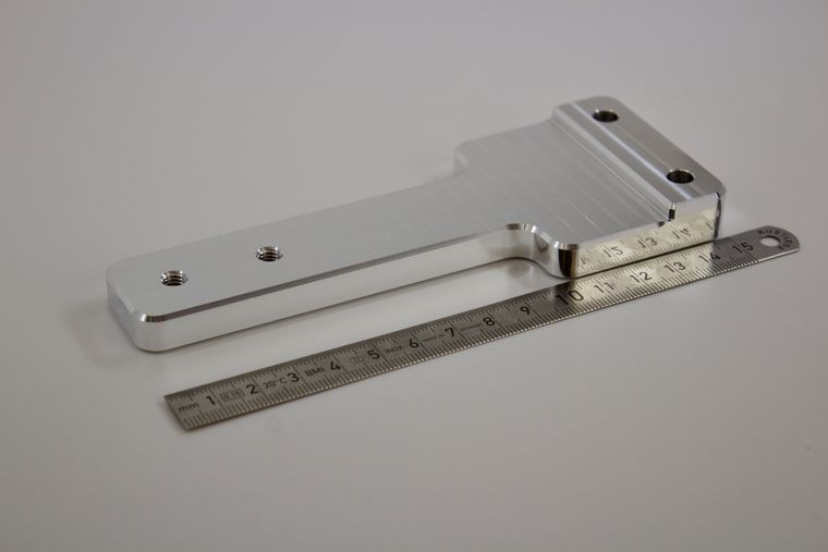 Pièce aluminium en T