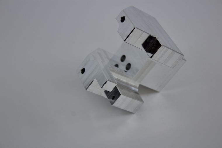 Pièces prismatiques fraisées